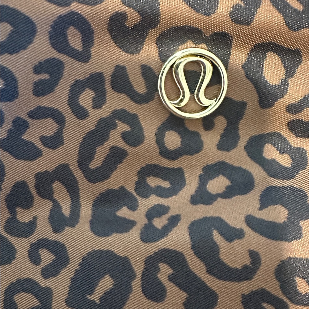 NWT Lululemon Slouchy Sling Bag 13L - Leopard Print Metal Hardware - Picture 7 of 10